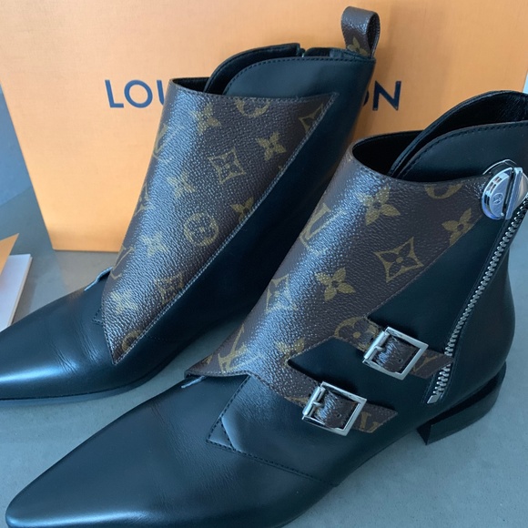 NEVER WORN Louis Vuitton Ankle Boots - Picture 5 of 8